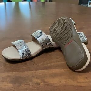 Vionic slide sandals, snake skin print, like new, worn twice